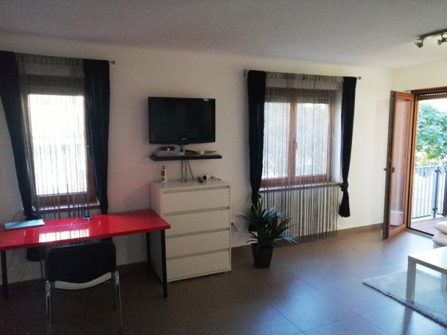 Kiadó téglalakás, albérlet, Pécsett, Perczel Miklós utcában