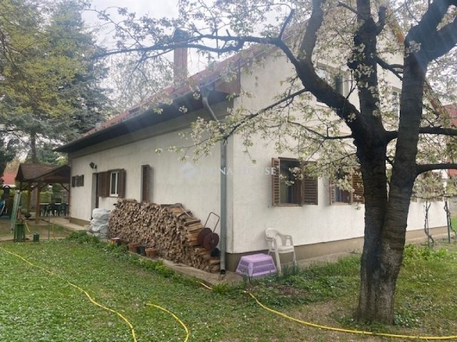 Eladó családi ház, Szigetmonostorban 89.5 M Ft, 5 szobás