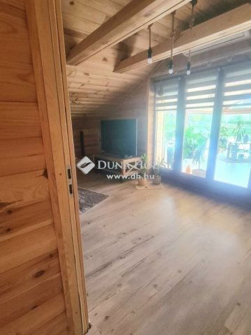 Eladó családi ház, Pécsváradon 140 M Ft, 2 szobás