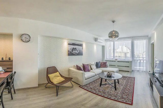 Kiadó téglalakás, albérlet, VI. kerületben, Liszt Ferenc téren