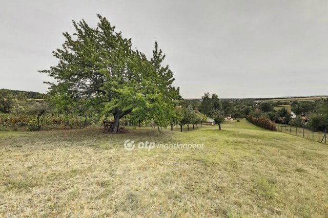 Eladó telek, Bicskén 14 M Ft / költözzbe.hu