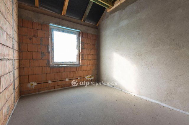 Eladó ikerház, Kápolnásnyéken 118.6 M Ft, 5 szobás