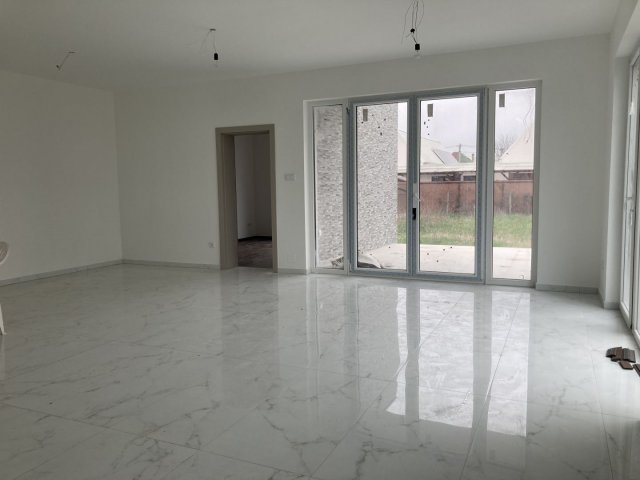 Eladó ikerház, Debrecenben 165 M Ft, 5 szobás