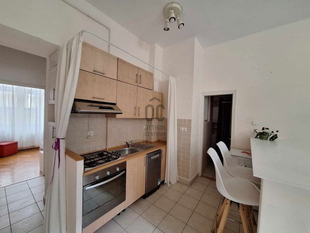 Kiadó téglalakás, albérlet, Budapesten, V. kerületben, 2 szobás