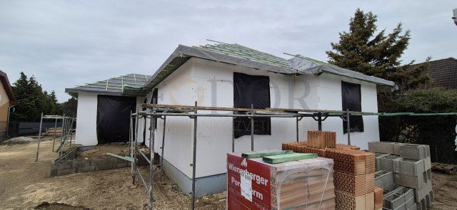 Eladó ikerház, Ócsán 90.99 M Ft, 5 szobás