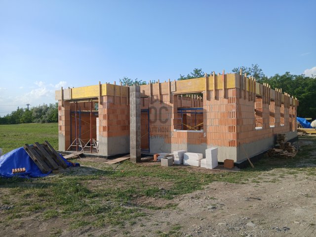 Eladó családi ház, Szigetcsépen 116 M Ft, 4 szobás
