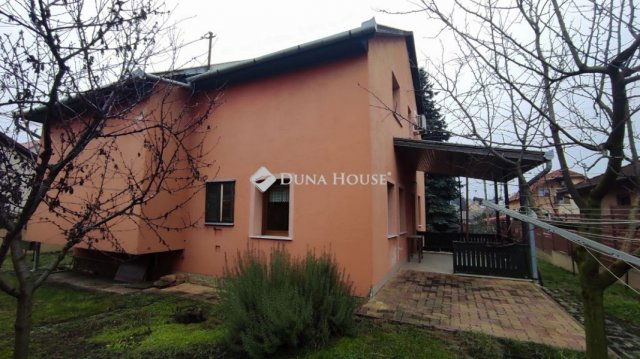 Eladó családi ház, Érden 119.9 M Ft, 5+1 szobás