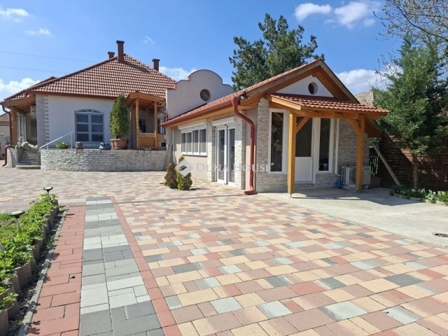 Eladó családi ház, Tápiószecsőn 125 M Ft, 3 szobás