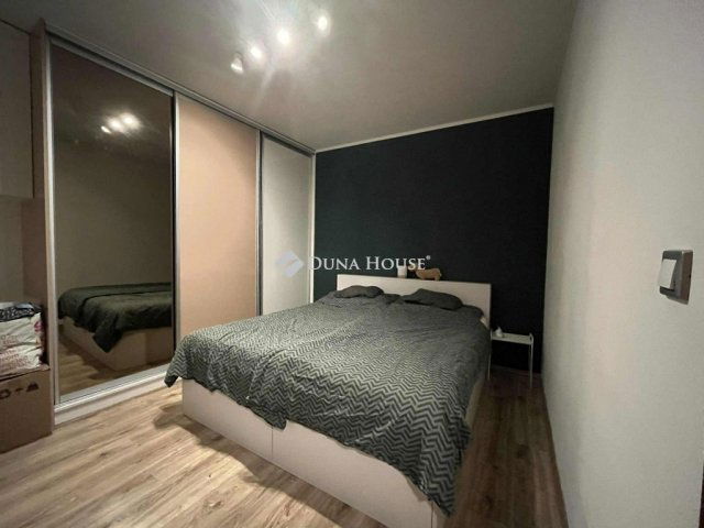 Eladó téglalakás, Pécsett 59.9 M Ft, 2 szobás