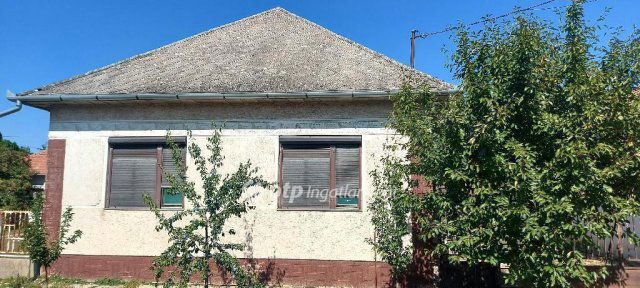 Eladó családi ház, Kunszentmártonban 19.999 M Ft, 4 szobás