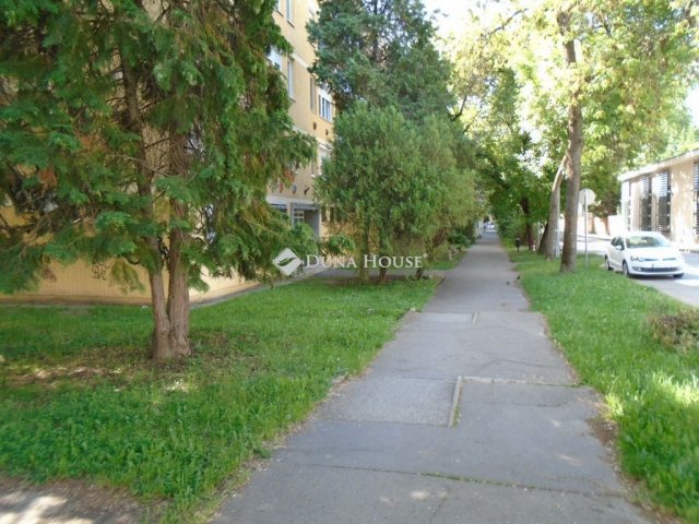 Eladó téglalakás, Egerben 37.5 M Ft, 1+1 szobás