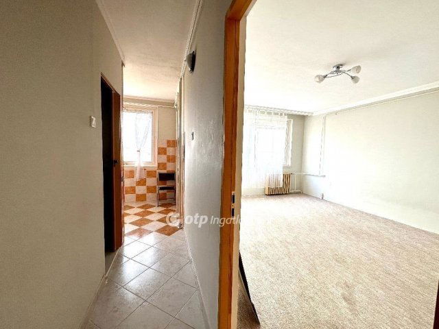 Eladó panellakás, Kecskeméten 32 M Ft, 1 szobás