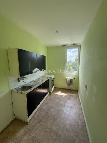 Eladó téglalakás, Tatabányán 31.9 M Ft, 1 szobás
