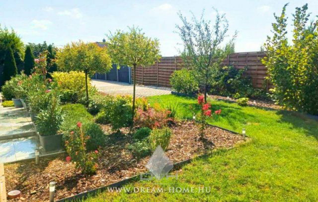 Eladó családi ház, Kecskeméten 94.9 M Ft, 3 szobás