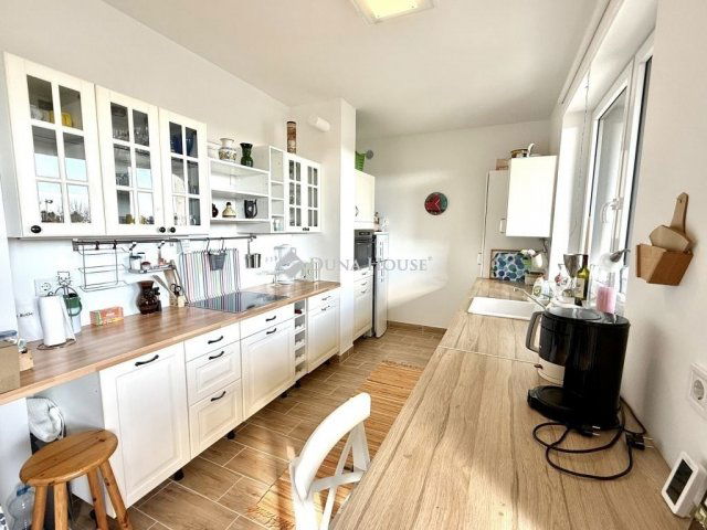 Eladó téglalakás, Szombathelyen 82.9 M Ft, 3 szobás