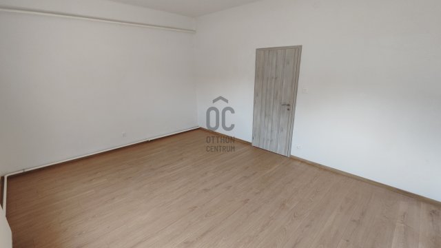 Eladó sorház, Várpalotán 49.9 M Ft, 2 szobás