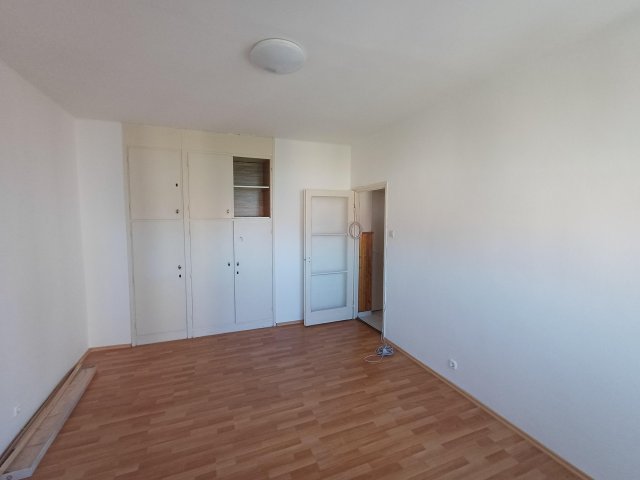 Eladó téglalakás, Szombathelyen 29.99 M Ft, 2 szobás