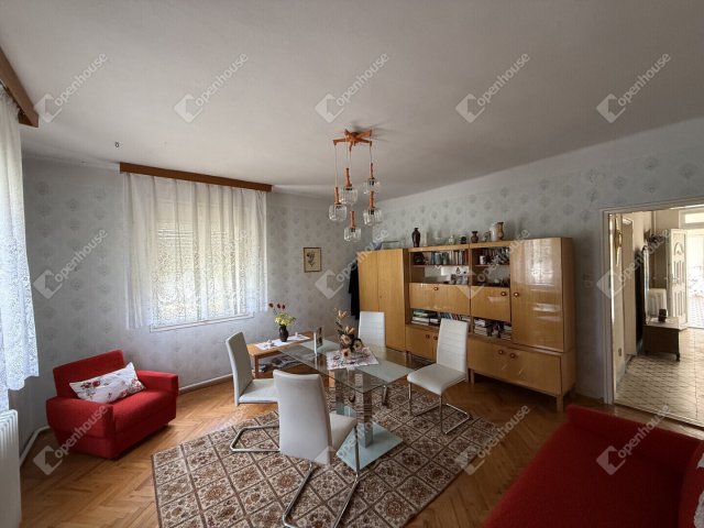 Eladó családi ház, Győrújbaráton 79.9 M Ft, 4 szobás