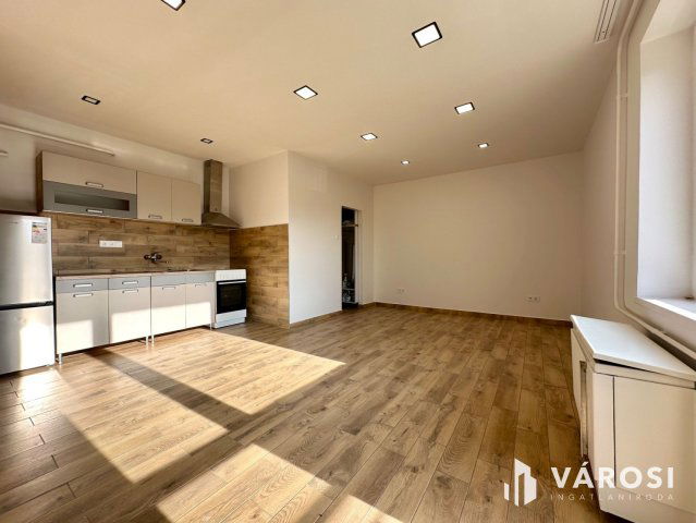 Eladó téglalakás, Salgótarjánban 17.9 M Ft, 1 szobás