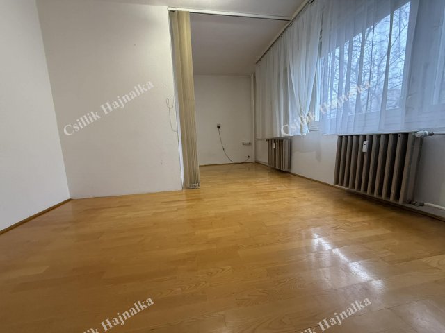 Eladó panellakás, Szolnokon, Ady Endre úton 34.9 M Ft, 1+1 szobás