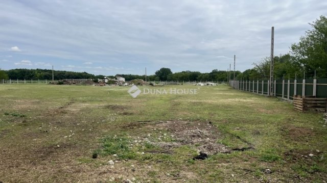 Eladó telek, Vecsésen 250 M Ft / költözzbe.hu