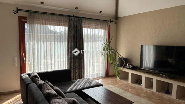 Eladó családi ház, Kecskeméten 172 M Ft, 5 szobás