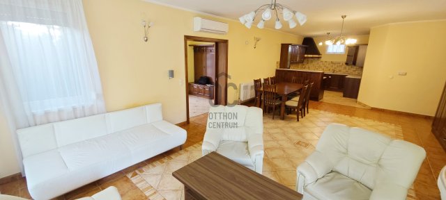 Eladó családi ház, Mogyoródon 152 M Ft, 5 szobás