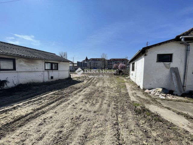 Eladó telek, Kecskeméten 180 M Ft / költözzbe.hu