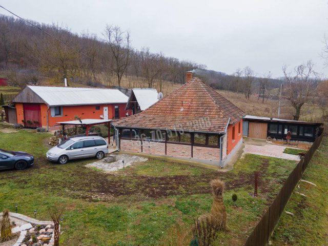 Eladó családi ház, Kisecseten 32.9 M Ft, 2 szobás