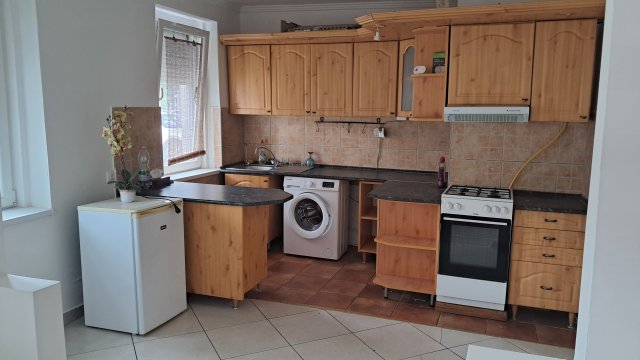 Kiadó téglalakás, albérlet, Szolnokon 100 E Ft / hó, 1 szobás