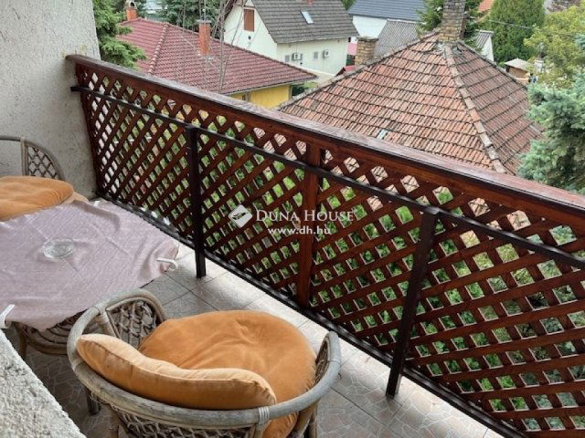 Eladó családi ház, Balatonfenyvesen 224 M Ft, 9 szobás