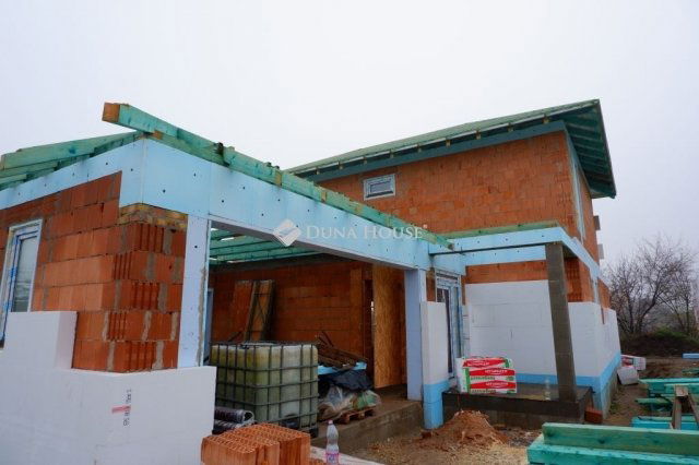 Eladó családi ház, Székesfehérvárott 175 M Ft, 5 szobás