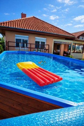 Eladó családi ház, Szigethalmon 124.9 M Ft, 4 szobás