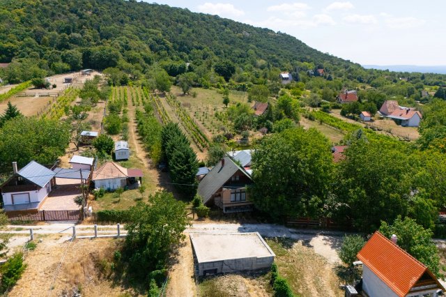 Eladó családi ház, Bajon 76 M Ft, 2 szobás
