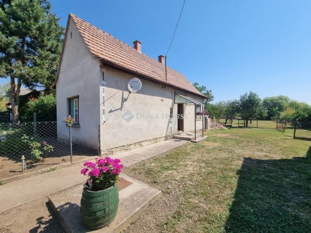 Eladó családi ház, Pákozdon 49 M Ft, 1 szobás