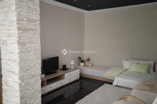 Eladó családi ház, Budapesten, IV. kerületben 149 M Ft, 5 szobás