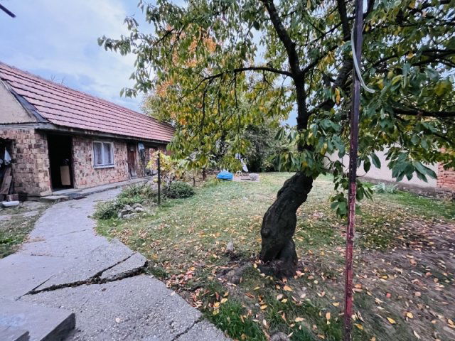 Eladó családi ház, Szentlőrincen 52 M Ft, 7 szobás