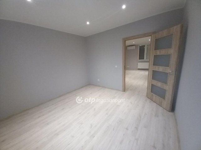 Eladó téglalakás, Debrecenben 62.9 M Ft, 2 szobás