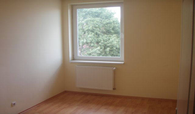Kiadó téglalakás, albérlet, Debrecenben 250 E Ft / hó, 3 szobás