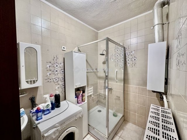 Eladó családi ház, Szegeden 199 M Ft, 7 szobás