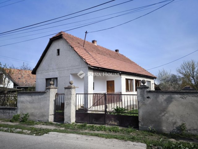 Eladó családi ház, Tahitótfalun 45 M Ft, 3 szobás