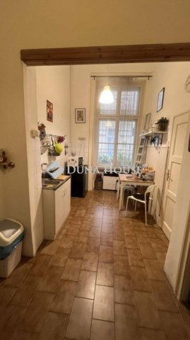 Eladó téglalakás, Budapesten, VI. kerületben 93 M Ft, 2 szobás