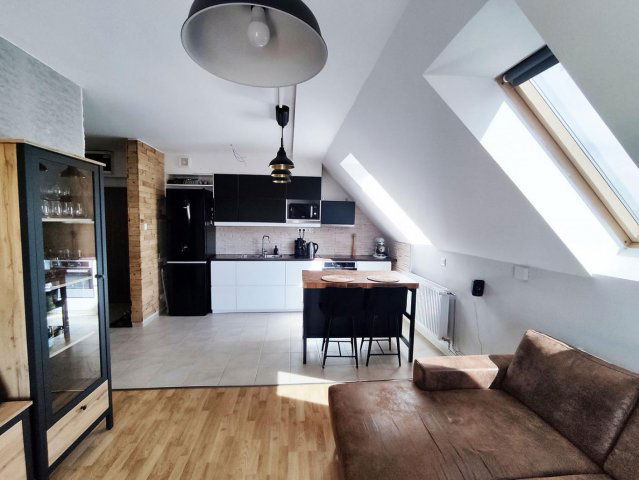 Eladó téglalakás, Tatabányán 78.8 M Ft, 4 szobás