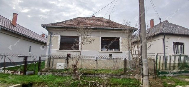 Eladó családi ház, Zalalövőn 15 M Ft, 3 szobás