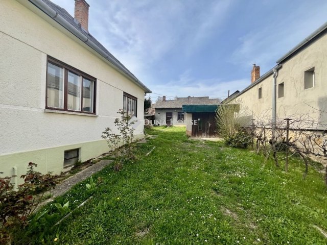 Eladó családi ház, Mecseknádasdon 29.9 M Ft, 4 szobás