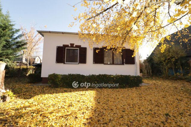 Eladó nyaraló, Dömsödön 34 M Ft, 2 szobás