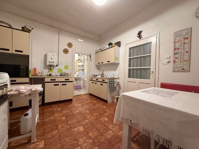 Eladó családi ház, Veresegyházon 64.5 M Ft, 2 szobás