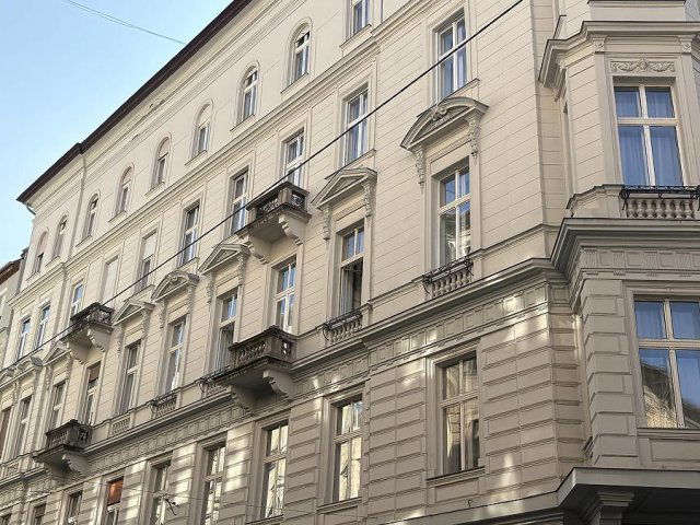 Eladó téglalakás, Budapesten, VI. kerületben 65 M Ft, 1 szobás