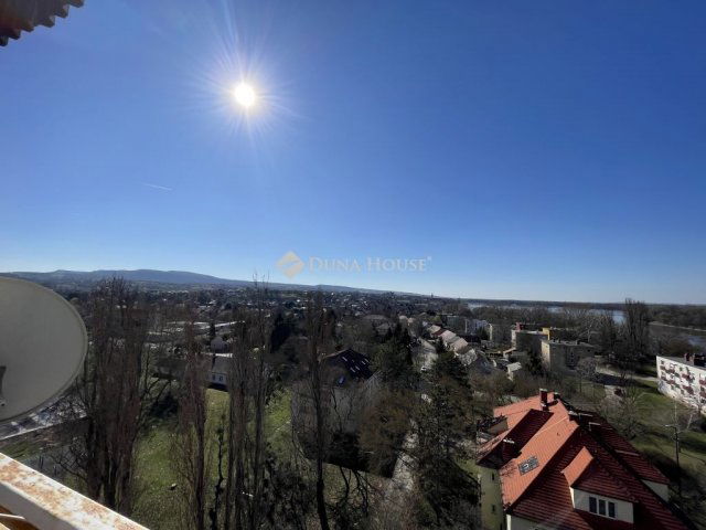 Eladó panellakás, Nyergesújfaluban 33.9 M Ft, 2 szobás