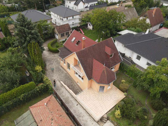 Eladó családi ház, Gödön 134 M Ft, 6 szobás